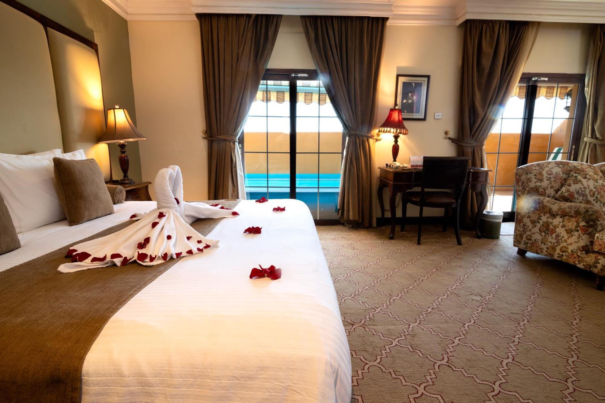The Convention Center & Royal Suites Hotel Кувейт Экстерьер фото