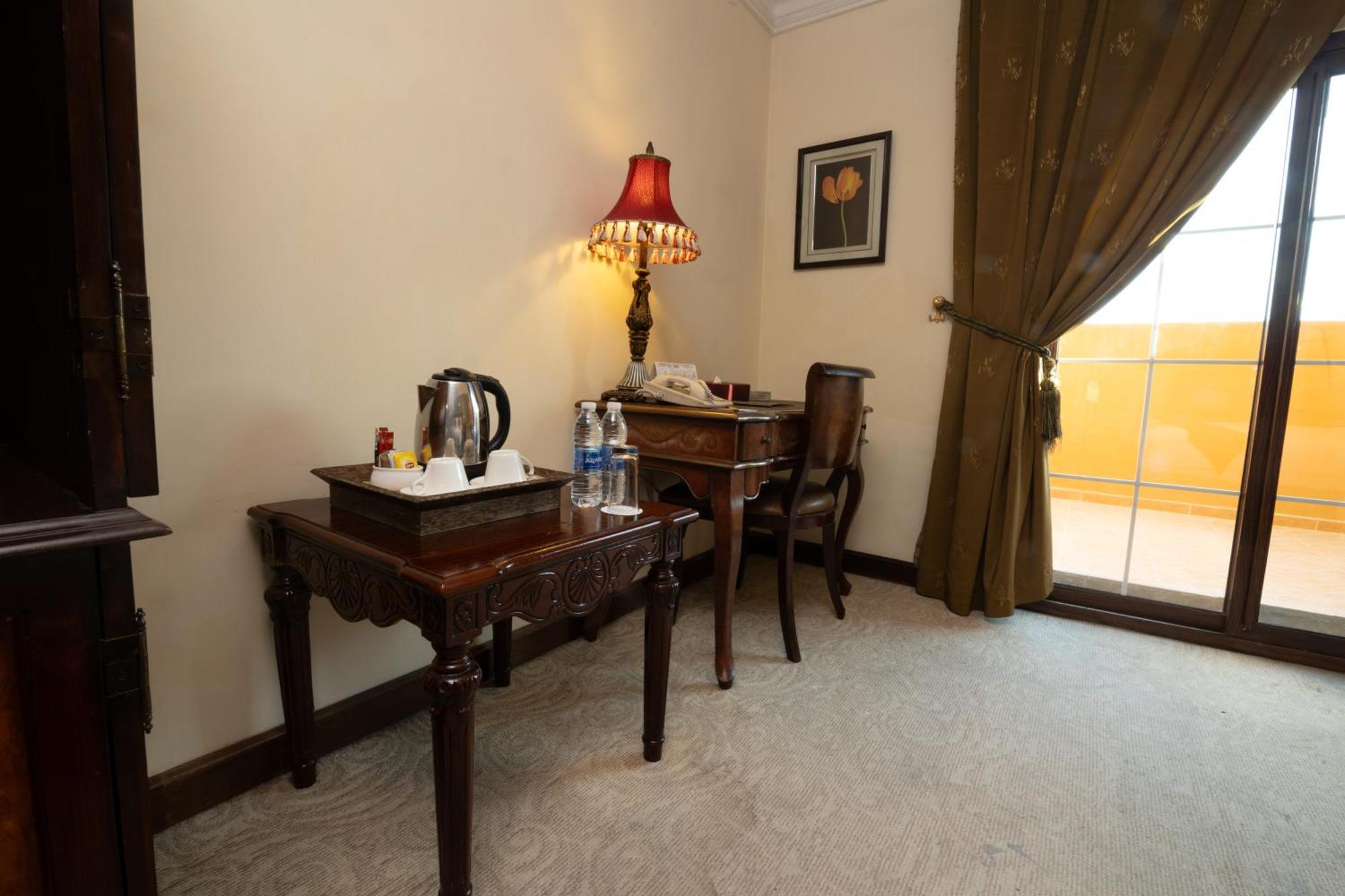 The Convention Center & Royal Suites Hotel Кувейт Экстерьер фото
