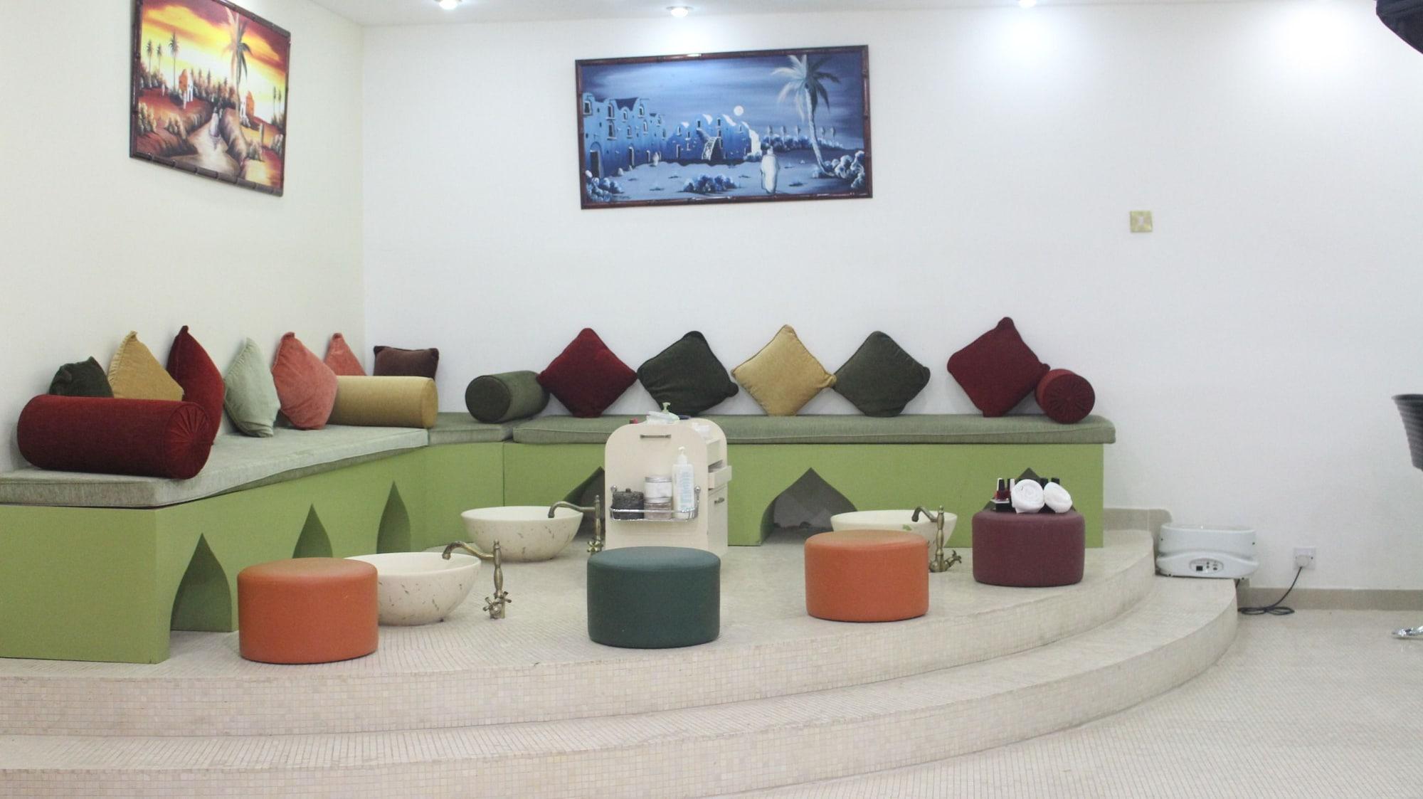 The Convention Center & Royal Suites Hotel Кувейт Экстерьер фото