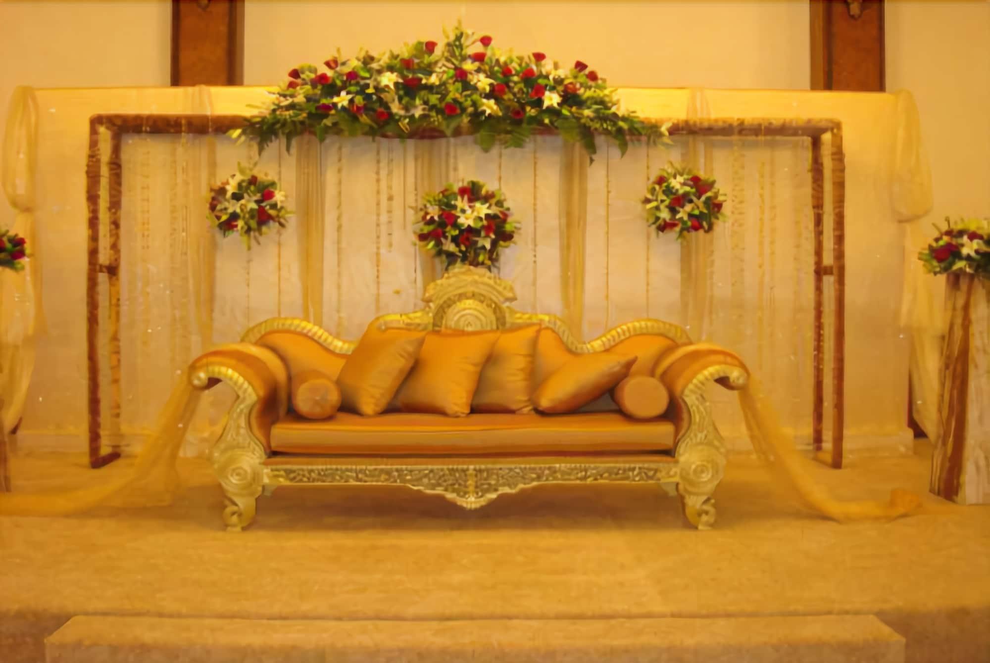 The Convention Center & Royal Suites Hotel Кувейт Экстерьер фото
