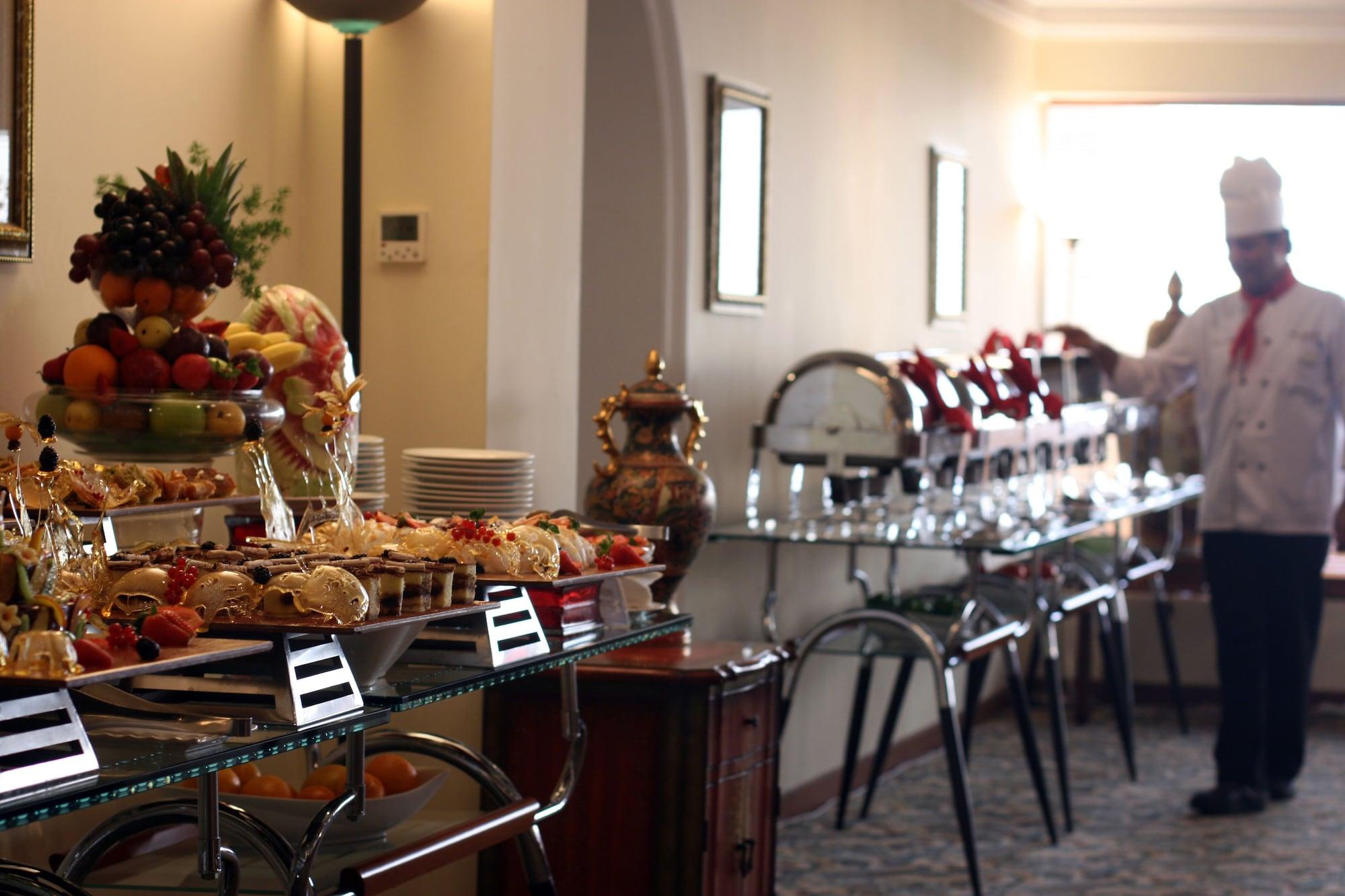 The Convention Center & Royal Suites Hotel Кувейт Экстерьер фото